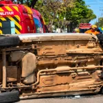 menino-arremessado-de-carro-que-tombou-em-goiania-morre-aos-2-anos