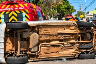 menino-arremessado-de-carro-que-tombou-em-goiania-morre-aos-2-anos