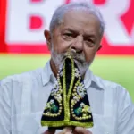 janja-publica-foto-de-lula-com-nossa-senhora-apos-desgaste-de-flavio-com-boato-sobre-santa