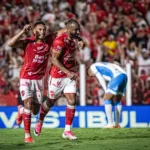 vila-nova-bate-o-londrina-no-oba-e-dispara-na-lideranca-da-serie-b