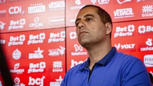 “nos-vamos-atrasar-salarios”:-vice-presidente-do-vila-nova-preve-caos-financeiro-apos-proibicao-das-bets