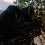 motorista-morre-apos-carreta-pegar-fogo-na-br-364,-em-jatai