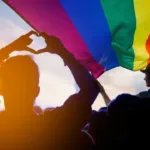 homens-gays-que-se-consideram-afeminados-expoem-rejeicao-em-aplicativos-de-namoro
