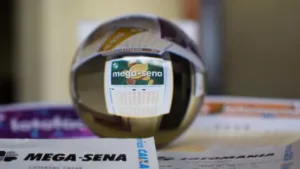 mega-sena-3063-acumula-e-premiacao-pode-chegar-a-r$-52-milhoes-na-terca-(29)