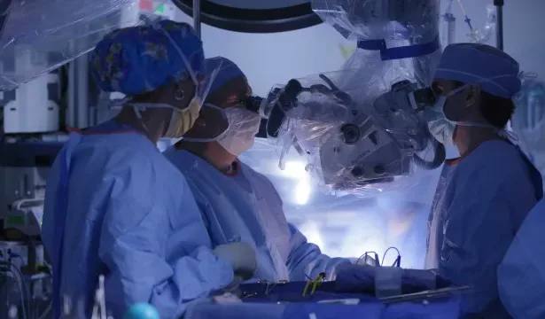 quase-metade-dos-medicos-de-utis-brasileiras-tem-risco-de-burnout,-diz-estudo