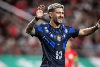 flamengo-confirma-fratura-e-cirurgia-de-arrascaeta-apos-lesao-em-jogo-do-uruguai