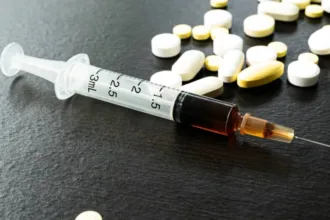 o-que-e-o-kratom,-planta-associada-a-efeitos-semelhantes-aos-de-opioides-e-que-preocupa-autoridades-nos-eua