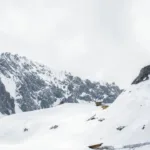 buscas-por-sobreviventes-de-avalanche-no-monte-himlung-himal-mobilizam-equipes-apos-quatro-mortes