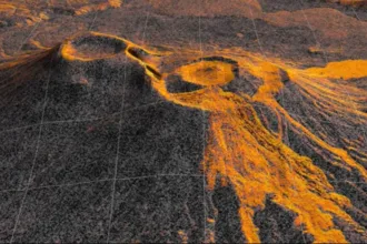 vulcao-krasheninnikov-tem-avanco-de-lava-revelado-por-satelite-da-nasa
