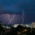 brasil-registra-ate-150-milhoes-de-raios-por-ano;-entenda-o-fenomeno