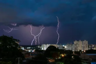 brasil-registra-ate-150-milhoes-de-raios-por-ano;-entenda-o-fenomeno