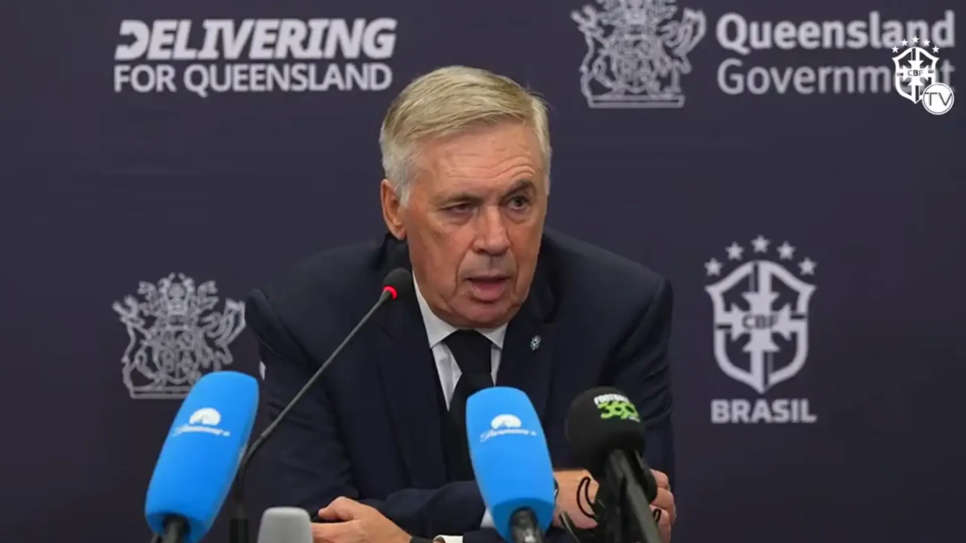 Ancelotti admite atuação abaixo do esperado e pede paciência com Vini Jr.