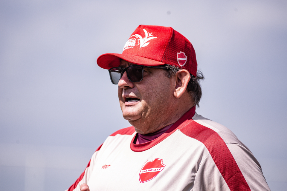 Novidades no Vila: Guto Ferreira ganha três reforços para o duelo contra o Botafogo-SP