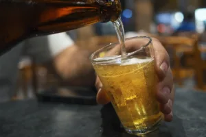 lei-seca:-saiba-em-quais-estados-e-proibido-beber-no-1o-turno-das-eleicoes