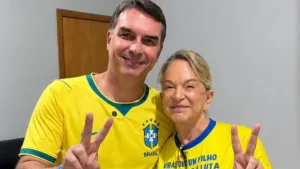 em-goiania,-flavio-e-magda-fecham-alianca-e-trocam-afagos