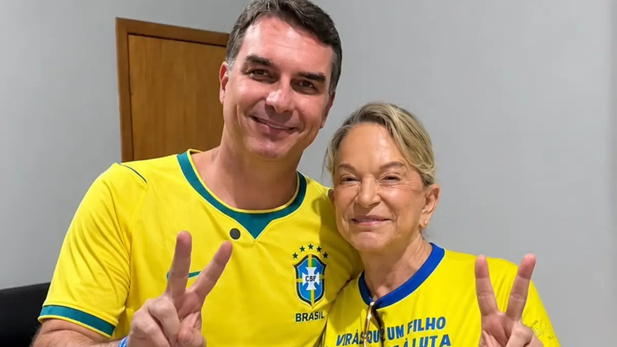 Em Goiânia, Flávio e Magda fecham aliança e trocam afagos