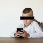 menino-de-12-anos-ganha-celular-da-gcm-para-denunciar-agressoes-da-mae-em-aparecida
