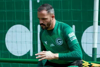 anselmo-ramon-volta-a-ser-relacionado-no-goias;-confira-escalacao-contra-o-novorizontino