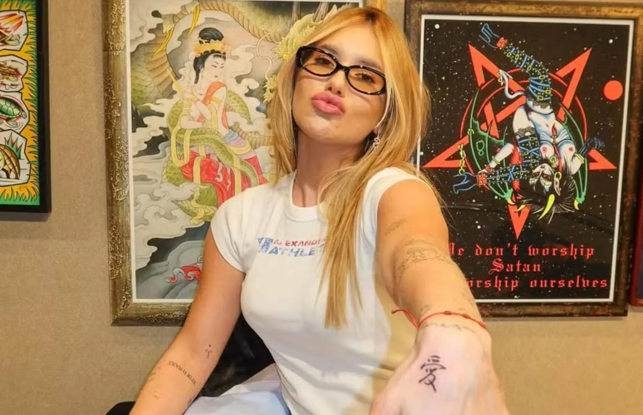 Virginia Fonseca adota pulseira vermelha de sete nós ligada à Cabala