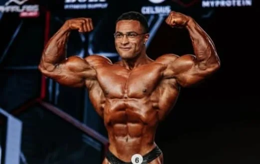 Niall Darwen, campeão do Mr. Olympia e algoz de Ramon Dino, sofre acidente de carro