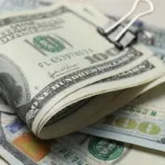 governo-trump-envia-cheques-de-us$-500-a-segurados-do-obamacare