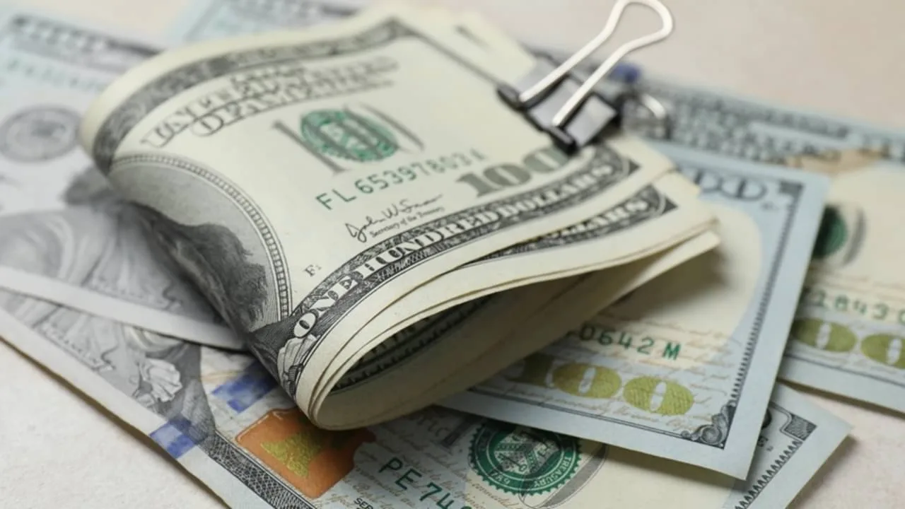 Governo Trump envia cheques de US$ 500 a segurados do Obamacare