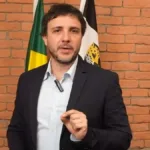 renan-santos-desiste-de-recurso-e-planeja-protesto-na-globo-durante-debate