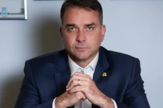 flavio-bolsonaro-desiste-de-ir-ao-debate-da-tv-globo