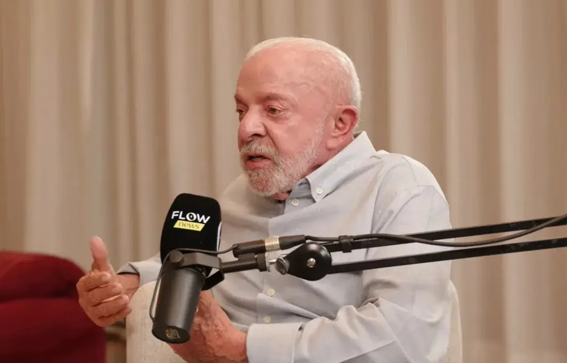 Flow podcast: Lula diz que Flávio é “ligado a milicianos” e que “fascismo não volta” ao país