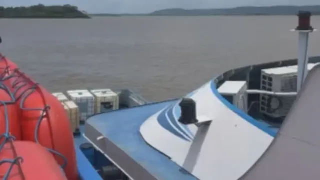 Artistas circenses goianos ficam presos em embarcação encalhada entre Belém e Manaus