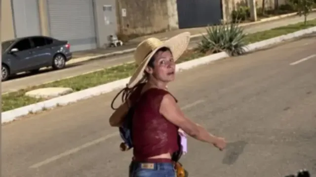 Tranqueira: mulher com quase 30 passagens criminais volta a ser presa após romper tornozeleira e furtar veículos
