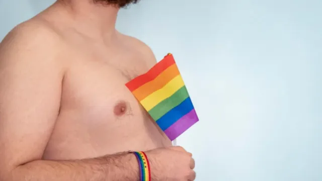‘Mundo ficou mais colorido’: homem trans diz que cirurgia mudou relação com próprio corpo, em Aparecida