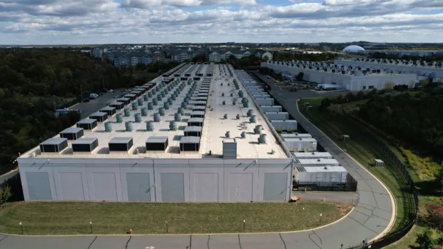 Mico ou inovação? Por que candidatos querem mais data centers no Brasil enquanto cresce a rejeição nos EUA