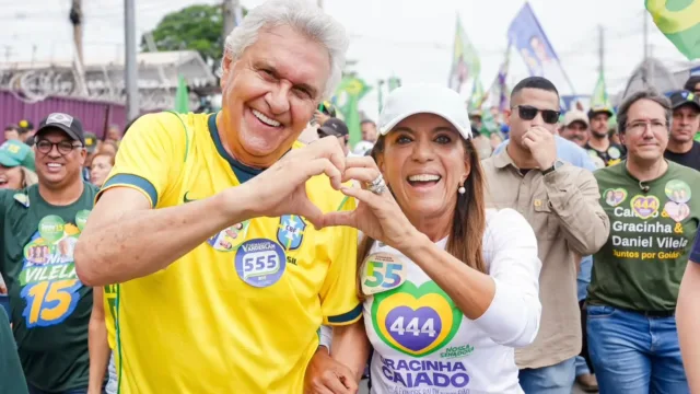 Gracinha faz caminhada e carreata em Goiânia na véspera da eleição