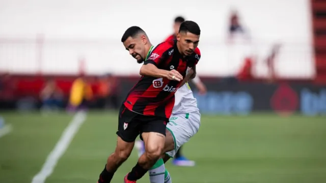 De uniforme novo, Dragão vai para o intervalo com vitória parcial sobre o Coelho