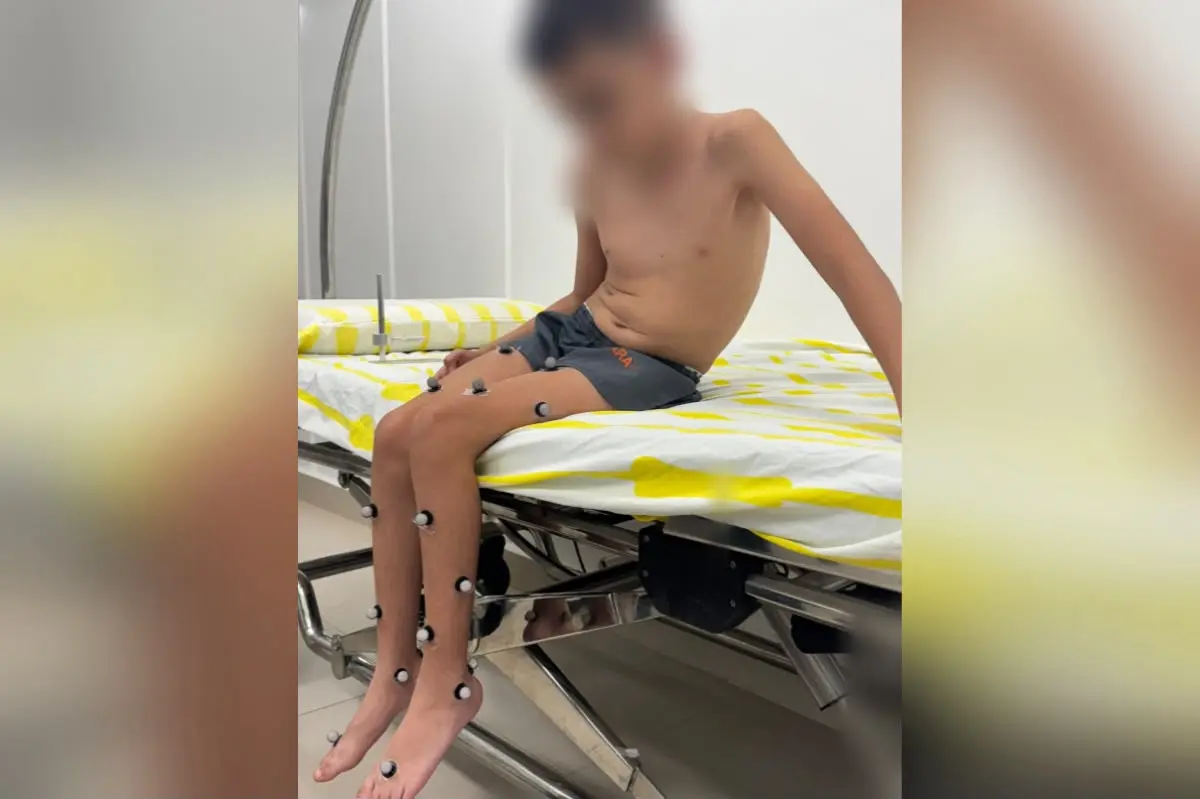 mae-pede-ajuda-para-custear-tratamento-do-filho-de-10-anos-que-cai-varias-vezes-ao-dia,-em-goiania
