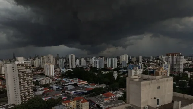 Quatro estados têm alto risco de temporais neste domingo de eleição – metsul.com