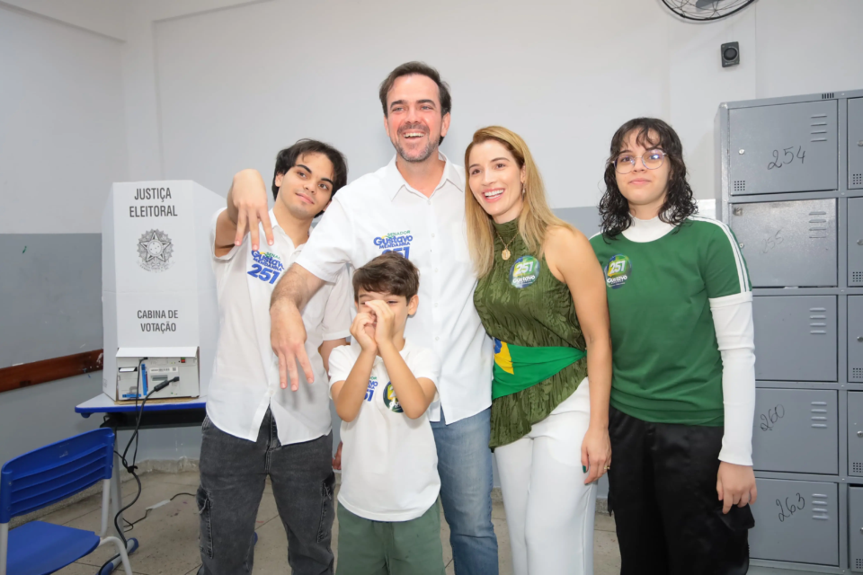 mendanha-vota-em-aparecida-e-diz-estar-otimista-e-com-sensacao-de-“missao-cumprida” 