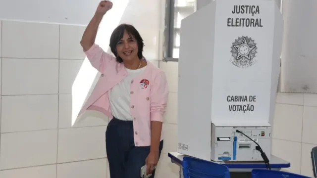 Isaura Lemos vota no Colégio Bandeirantes: “Nunca votei tão feliz”