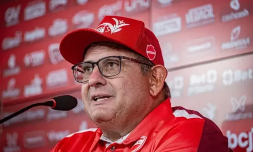 guto-ferreira-fala-em-“sorte-de-campeao”-apos-vitoria-suada-do-vila-sobre-o-botafogo-sp