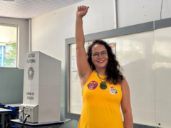 Cíntia Dias vota em Goiânia e diz ser a única candidata ao Senado que representa Lula em Goiás