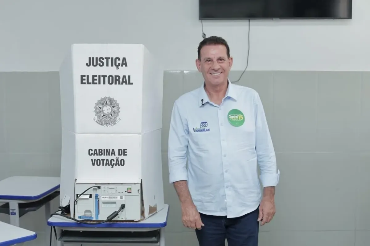 vanderlan-vota-em-goiania-e-diz-que-quer-presidir-o-senado-para-pautar-impeachment-de-ministros-do-stf