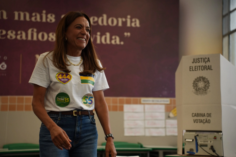 gracinha-vota-em-goiania-e-cita-trabalho-nos-246-municipios-de-goias
