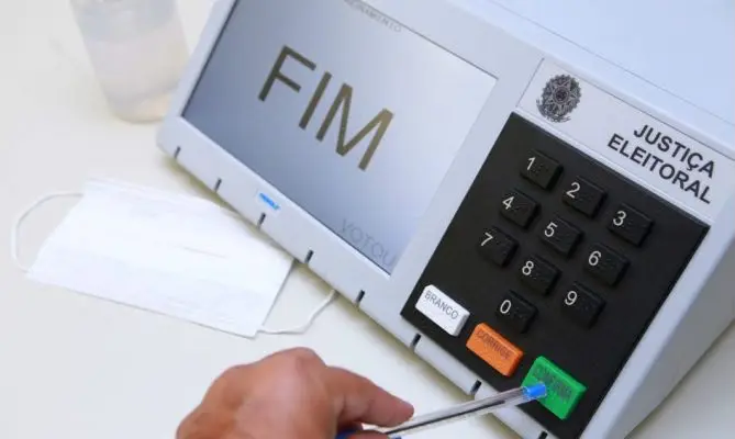 apos-filas-em-locais-de-votacao,-presidente-do-tre-go-garante-voto-a-quem-chegar-ate-17h