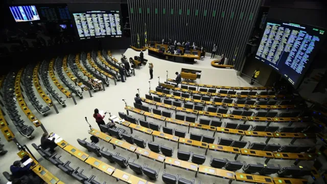 Eleição 2026: saiba quem são os 17 deputados federais eleitos em Goiás