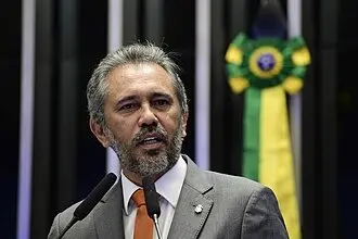 elmano-de-freitas-(pt)-derrota-ciro-gomes-e-e-reeleito-governador-do-ceara