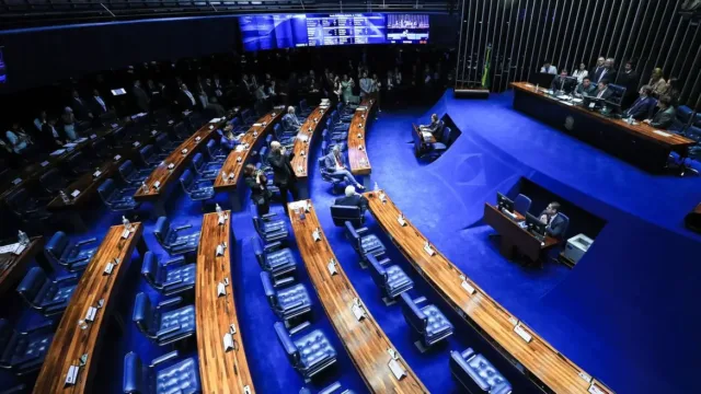 PL elege 19 senadores e deve chegar a 28 cadeiras a partir de 2027
