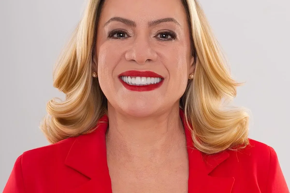 “essa-vitoria-tem-a-forca-das-mulheres”,-diz-adriana-accorsi-apos-reeleicao