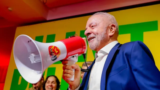 Lula cogita trocar comando do marketing e chamar velho conhecido para campanha no 2º turno