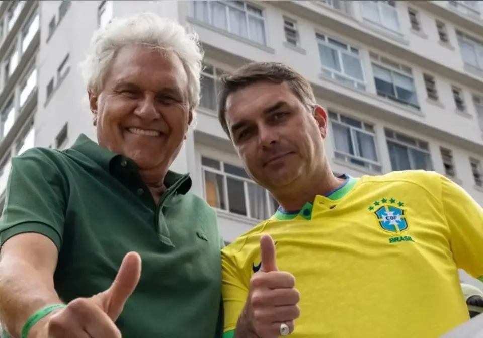 caiado-acerta-apoio-a-flavio-bolsonaro-apos-telefonema-em-que-apararam-arestas